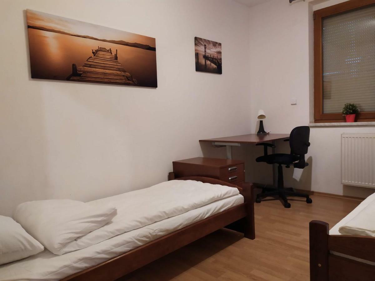 Kate & Jenny - Two-Level Apartment In The Old Town Bratislava Exteriör bild