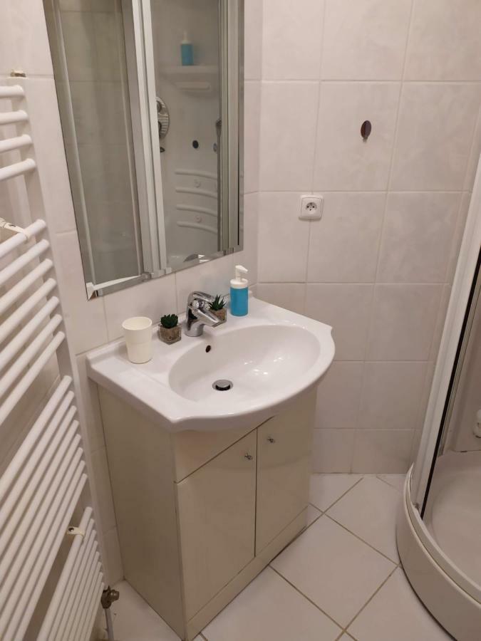Kate & Jenny - Two-Level Apartment In The Old Town Bratislava Exteriör bild