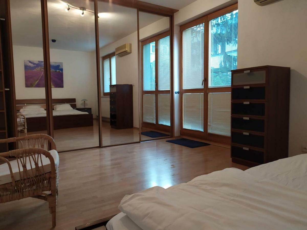Kate & Jenny - Two-Level Apartment In The Old Town Bratislava Exteriör bild